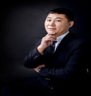 李伟